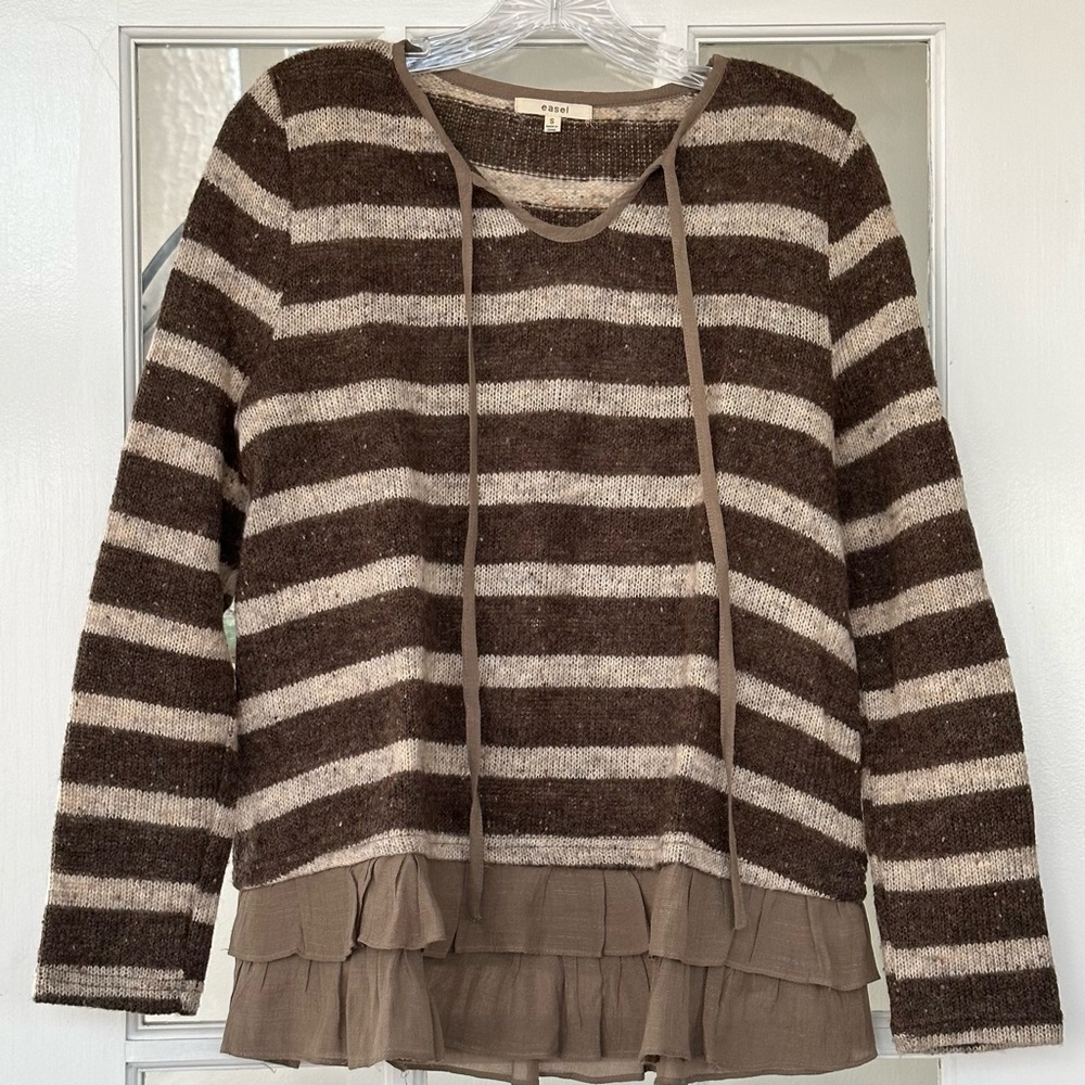 EUC Easel LS Ruffle Top - Small
